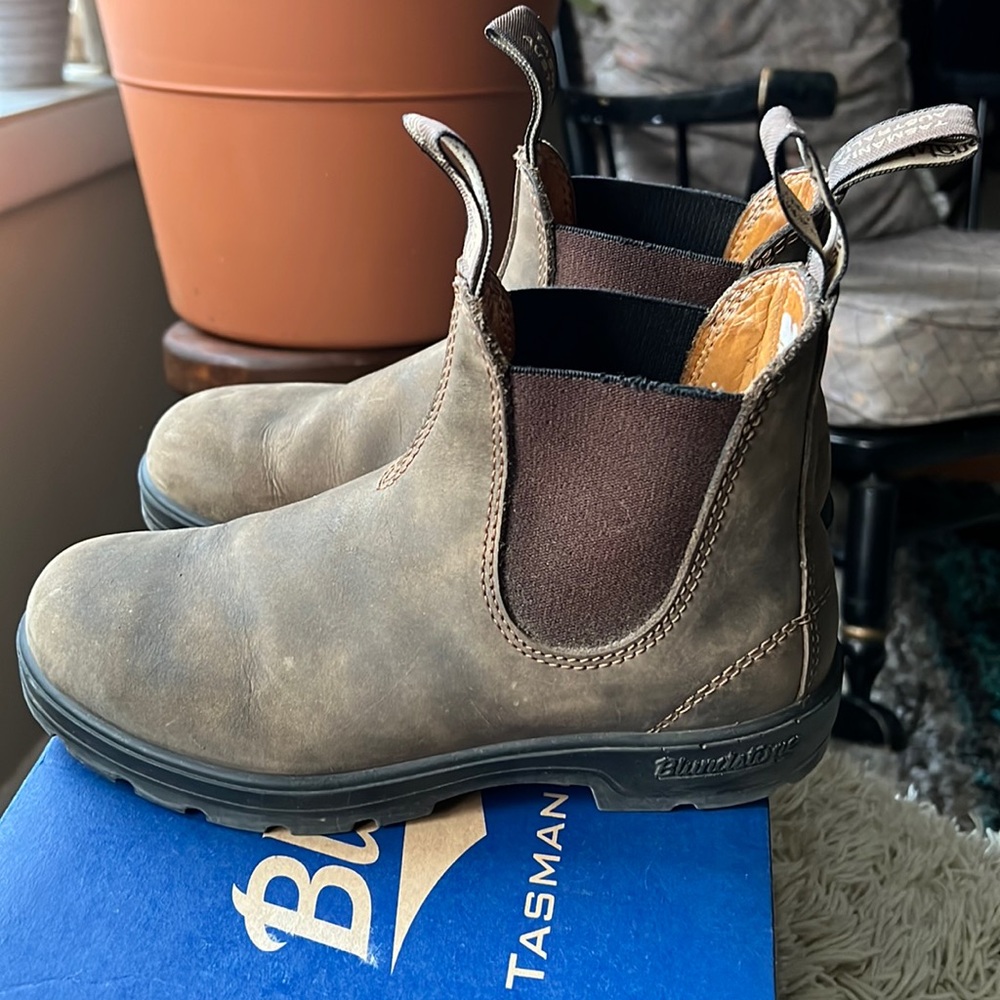 Blundstone Chelsea Boots Rustic Brown #585 Women’s size 6